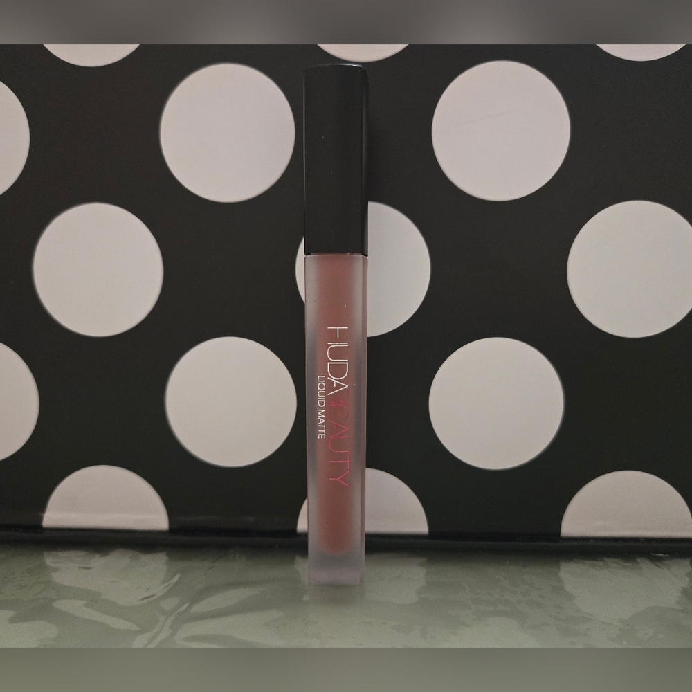✨️Huda Liquid Lipstick✨️